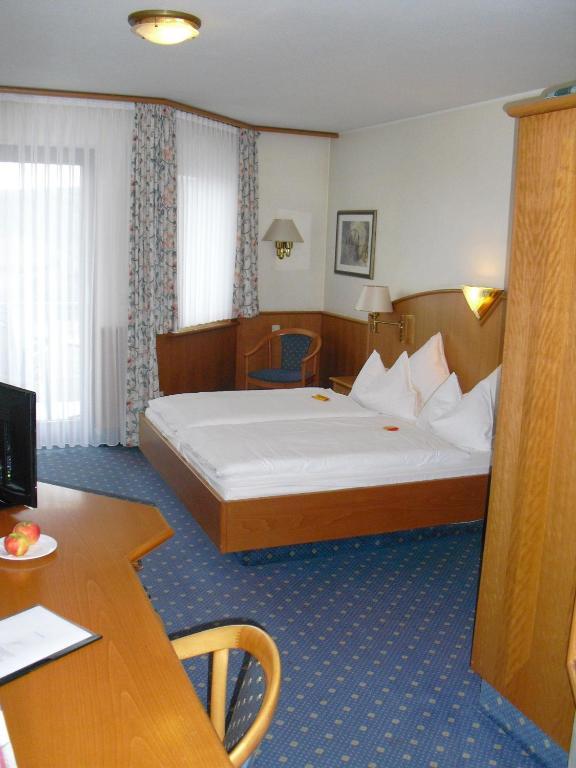 Hohenzollern Otel Bad Neuenahr-Ahrweiler Oda fotoğraf